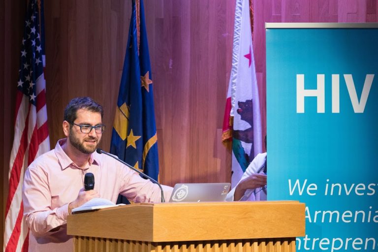 Nerses Ohanyan, one of Hyetech Showcase founders addresses the audience.