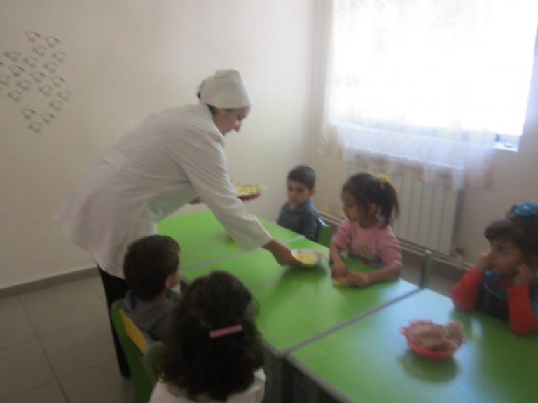 Lunch time at the Vahagnadzor kindergarten.