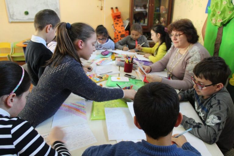Russian language class at the Ghoghanj Children's Center.