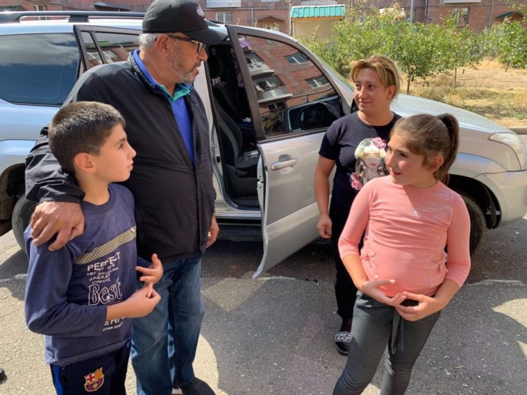 Paros supporter, Jack Youredjian, visited the Chakhalyan family following the move to their new home.