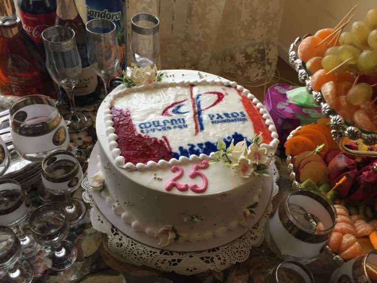 Special cake to celebrate our 25th family's move.