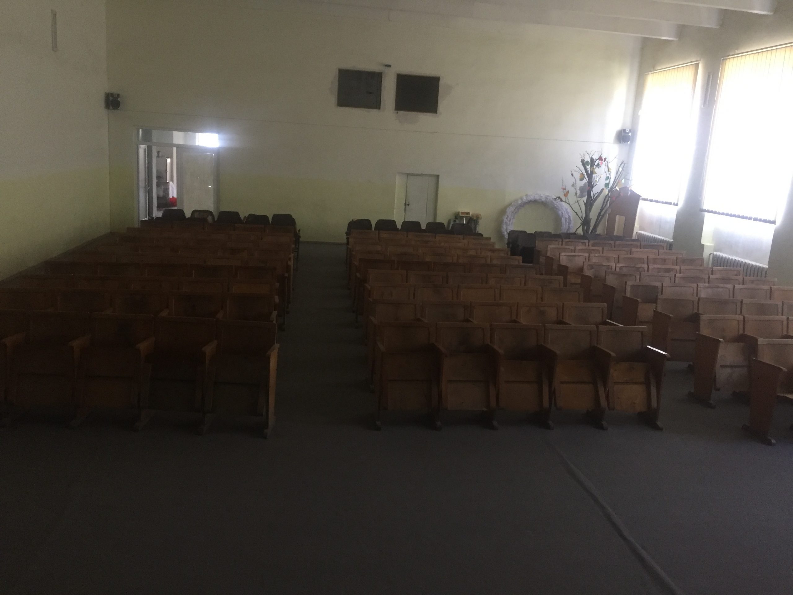 KV-school-auditorium-3-scaled