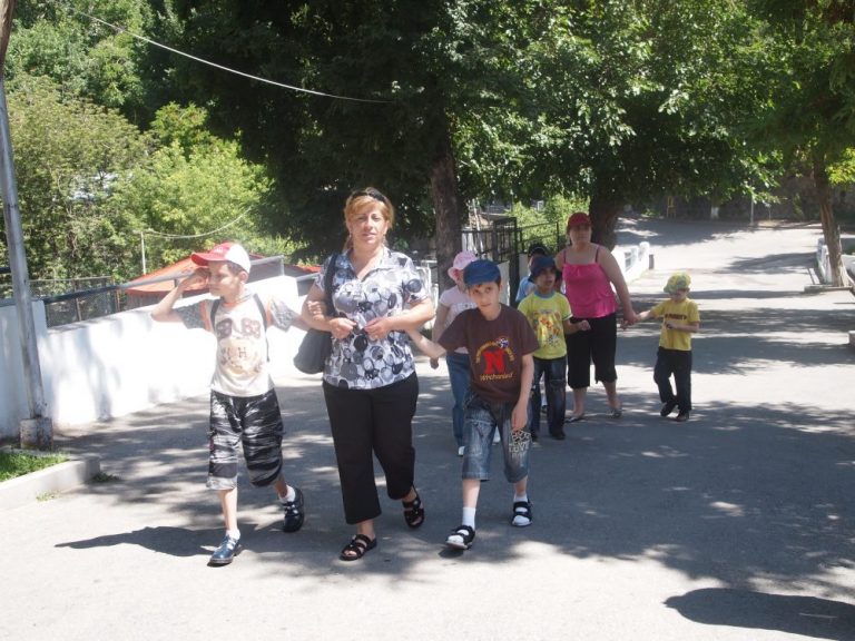 Excited to arrive to the Yerevan Zoo for a fun day.