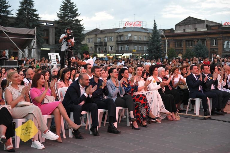 Gyumri residents enjoying the concert.