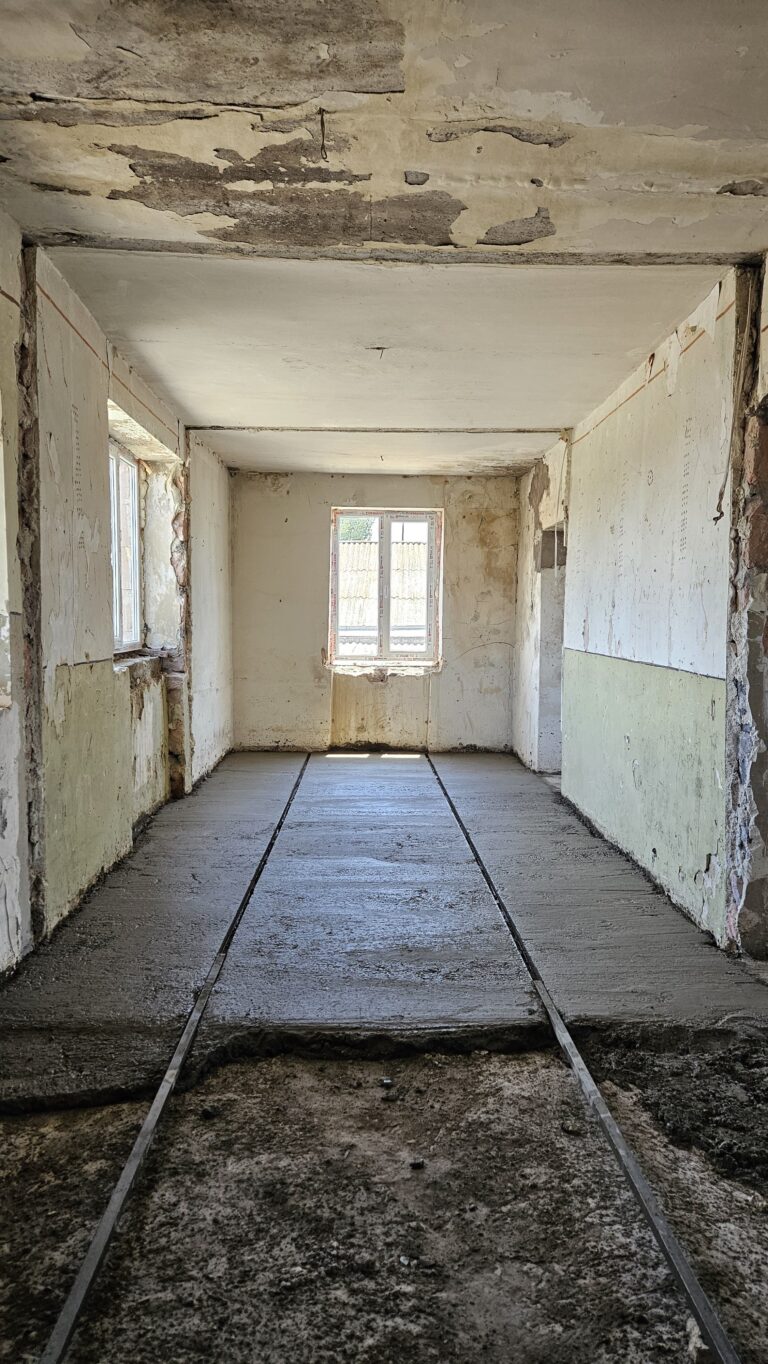 Subflooring is nearly completed.